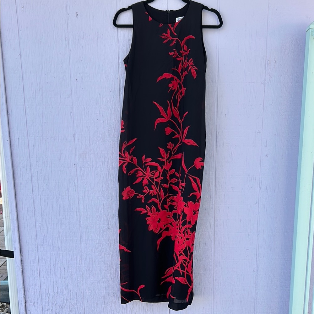 Jessica Howard Black and Red Sheath Maxi Dress